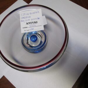 Patera szklana z Bohemii.