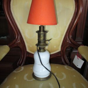 Lampa gazowa przerobiona na elektryczną.