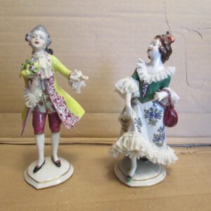 Para figurek porcelanowych Volkstedt.