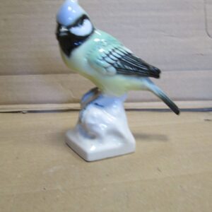 Porcelanowa figurka sikorki z Volkstedt.
