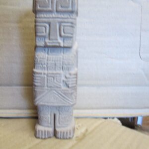 Ceramiczna figura wojownika z Peru.
