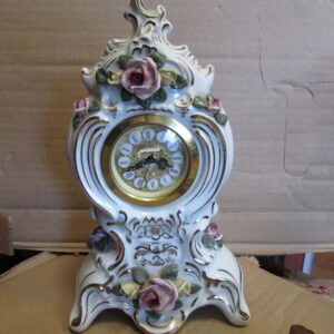 Porcelanowy zegar z Drezna.