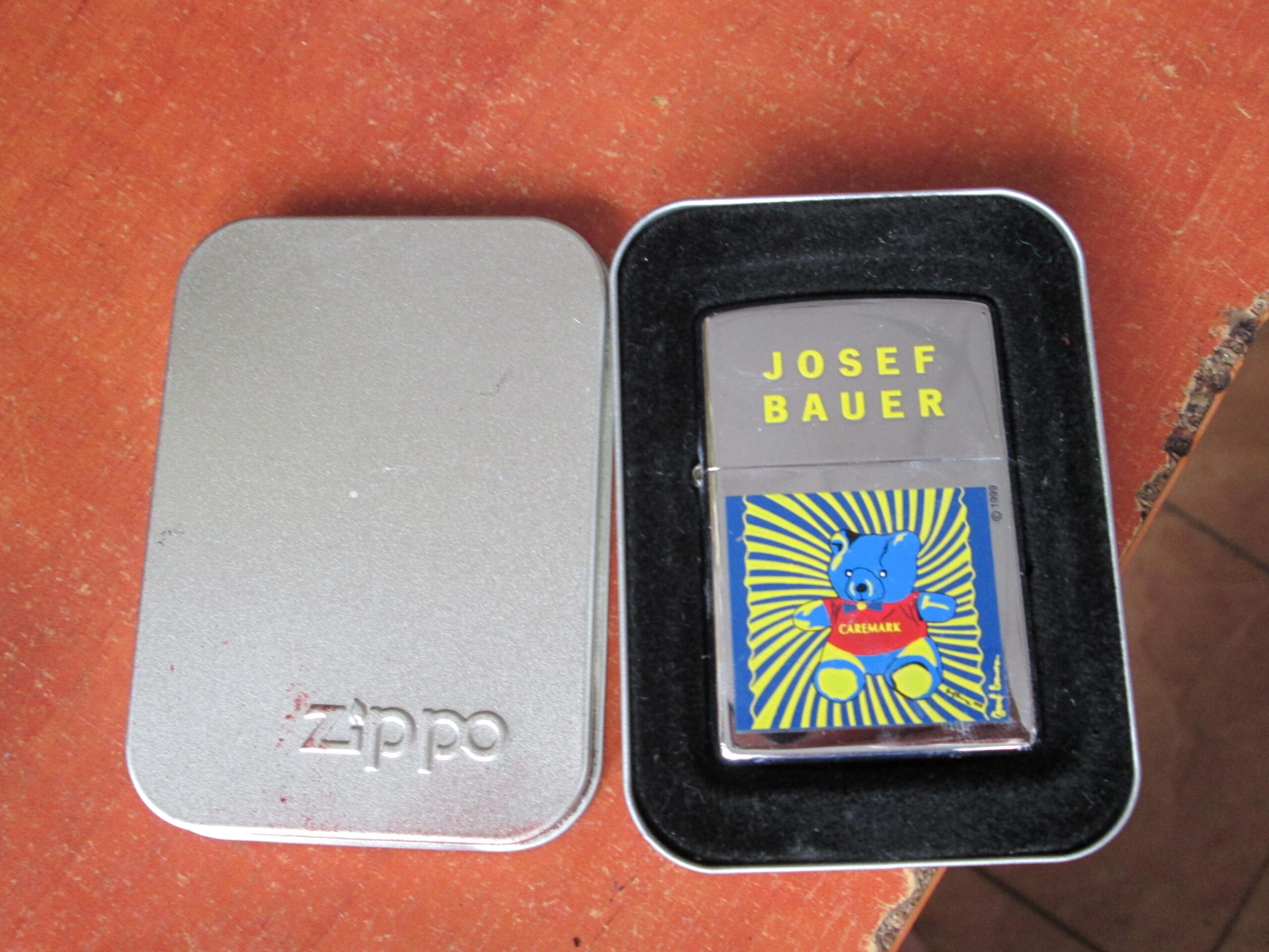 Zapalniczka Zippo seria limitowana.