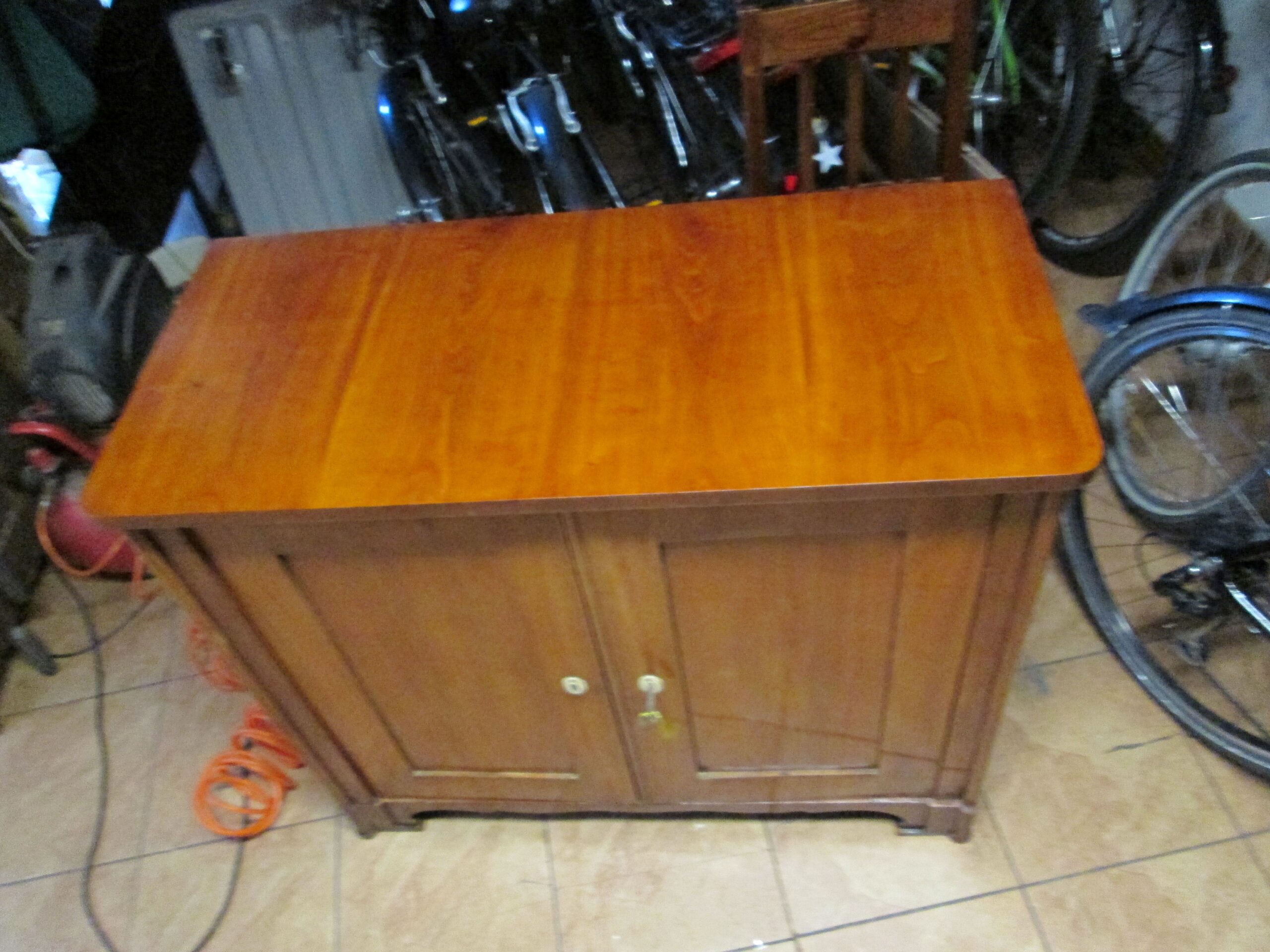 Komoda czereśniowa Biedermeier. - obrazek 2