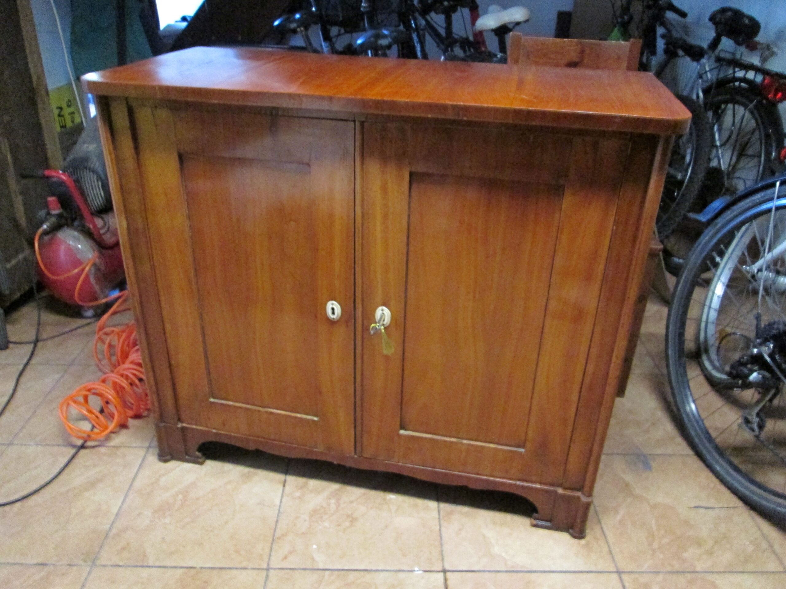 Komoda czereśniowa Biedermeier. - obrazek 3